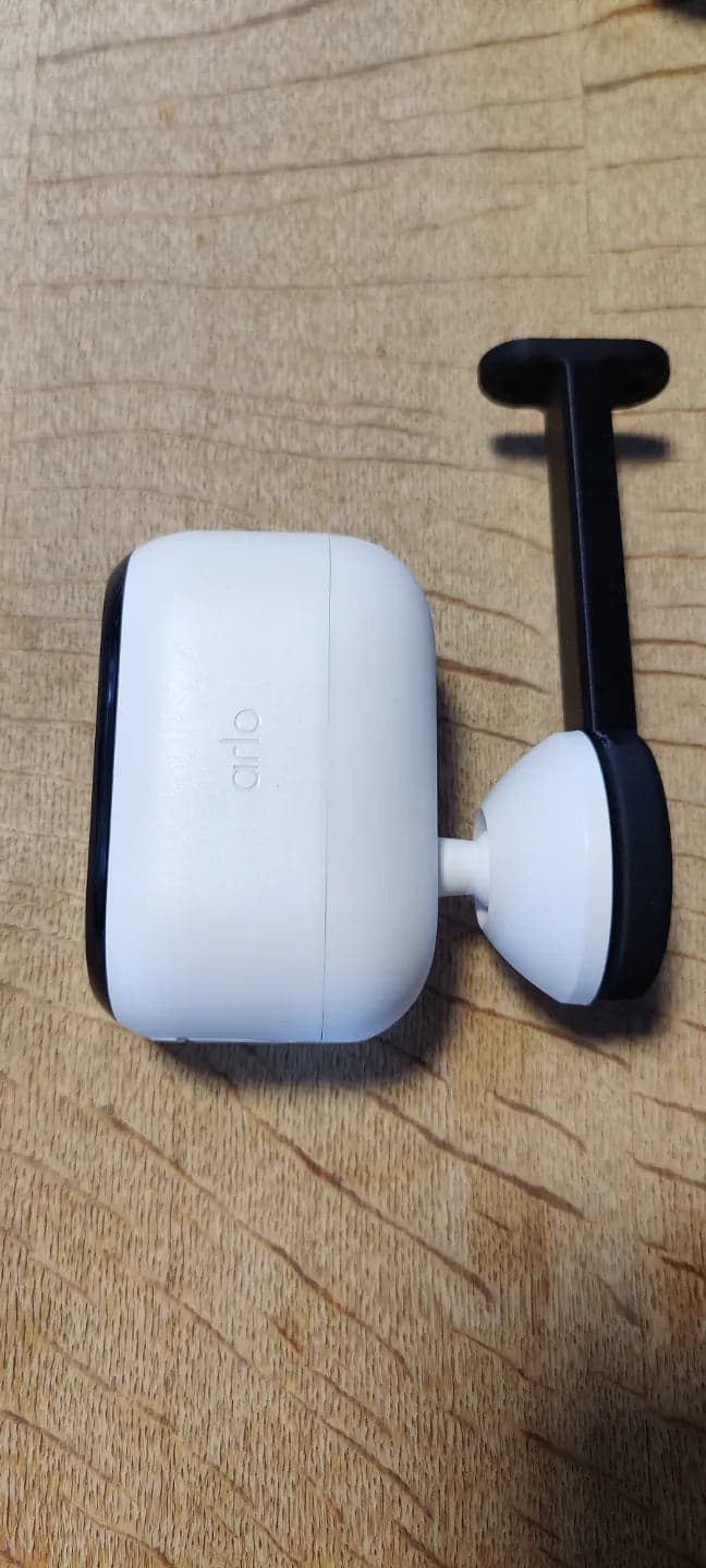 Arlo Essential Outdoor Camera Mount