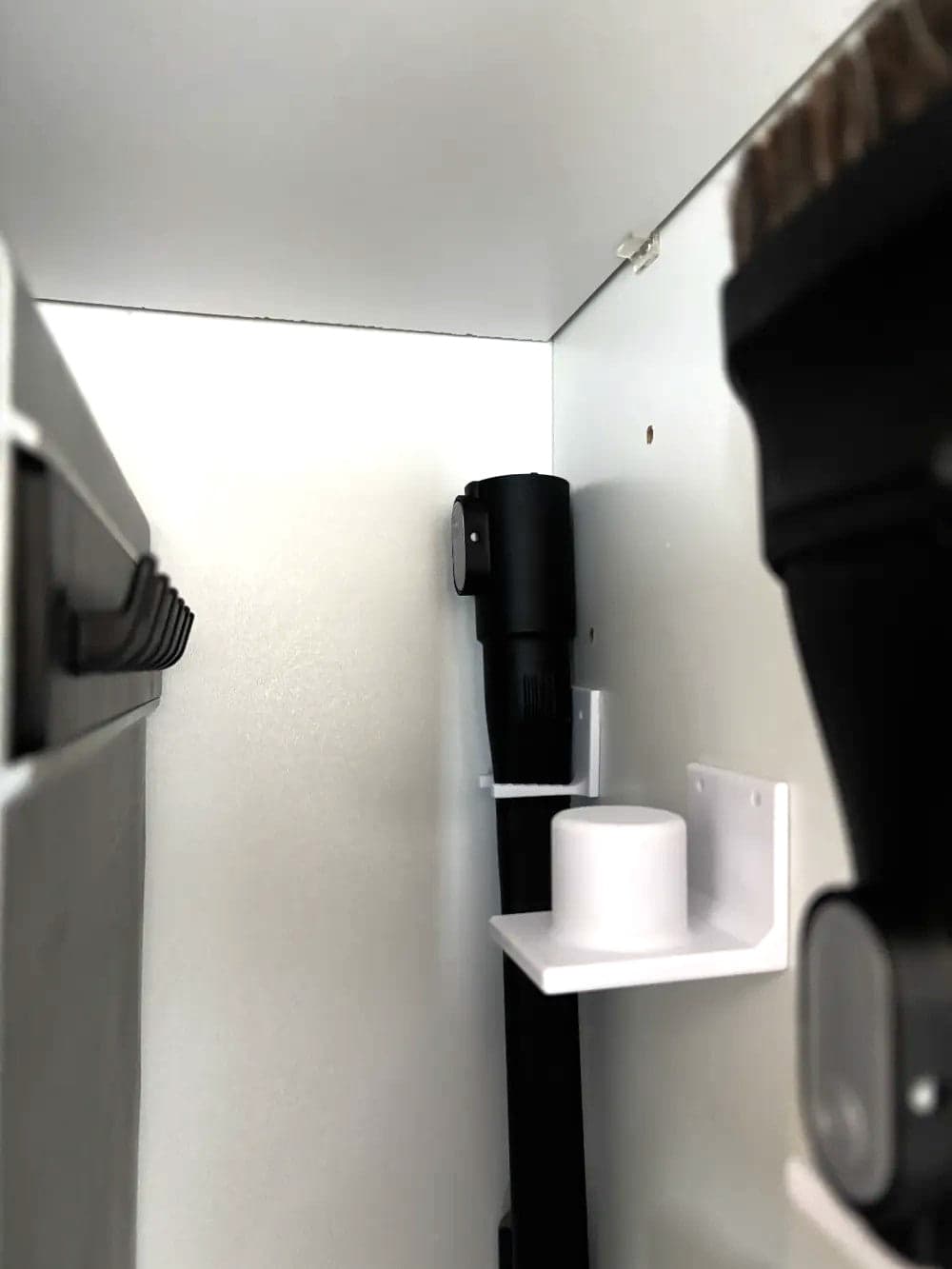 Bosch Vacuum Cleaner Attachment Holder – Universal Organizer for Accessories