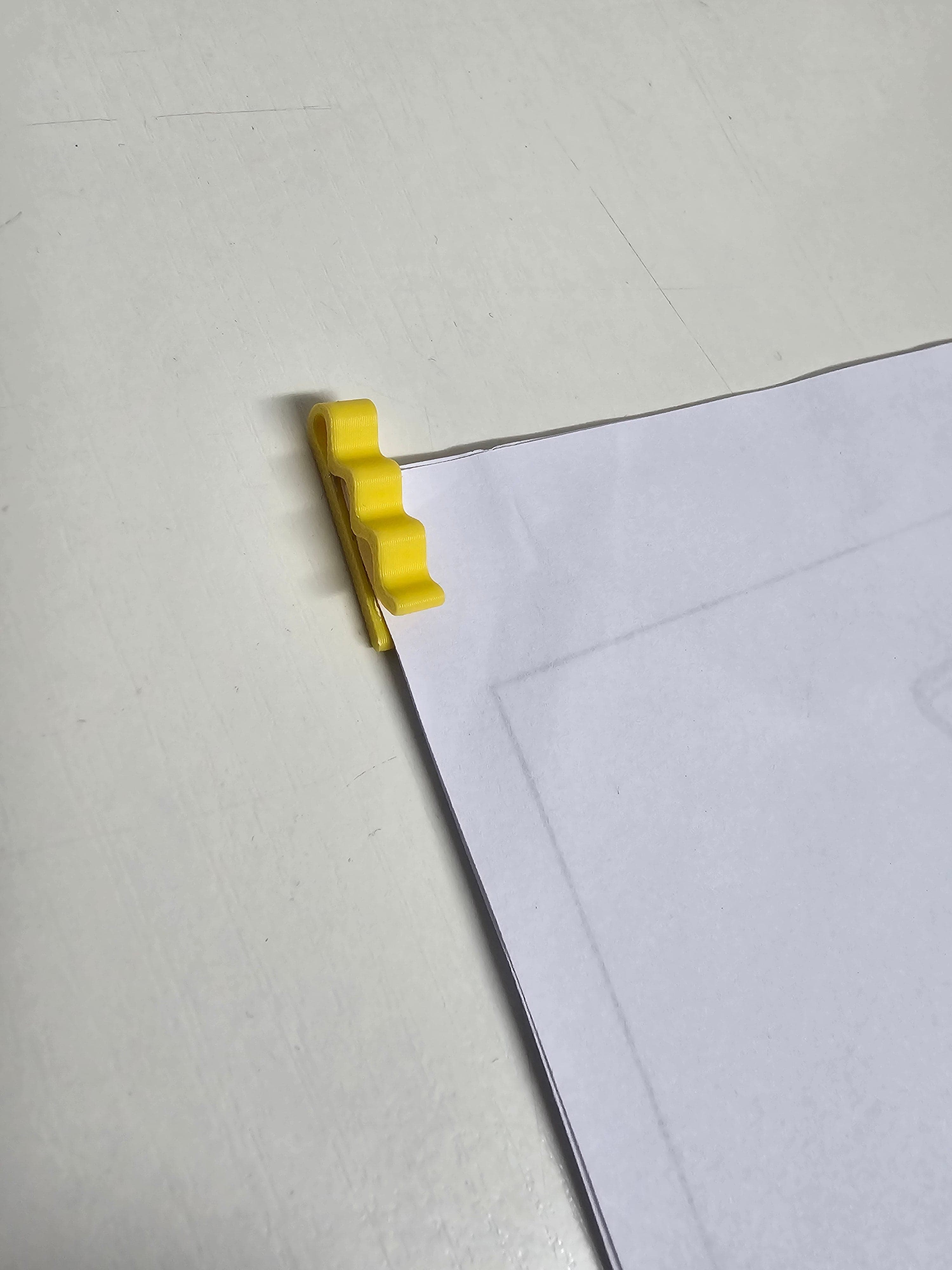 Simple Multi Purpose Plastic 20 Clips Pack